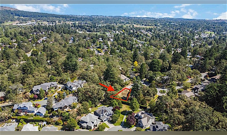 929 Woodhall Drive, Saanich, BC, V8X 3L7