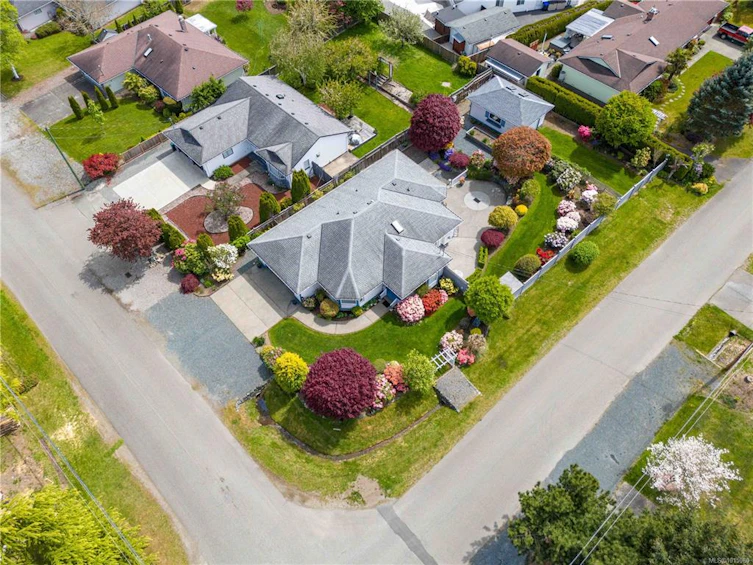 785 Nicolls Drive, French Creek, BC, V9P 1W9 - 63