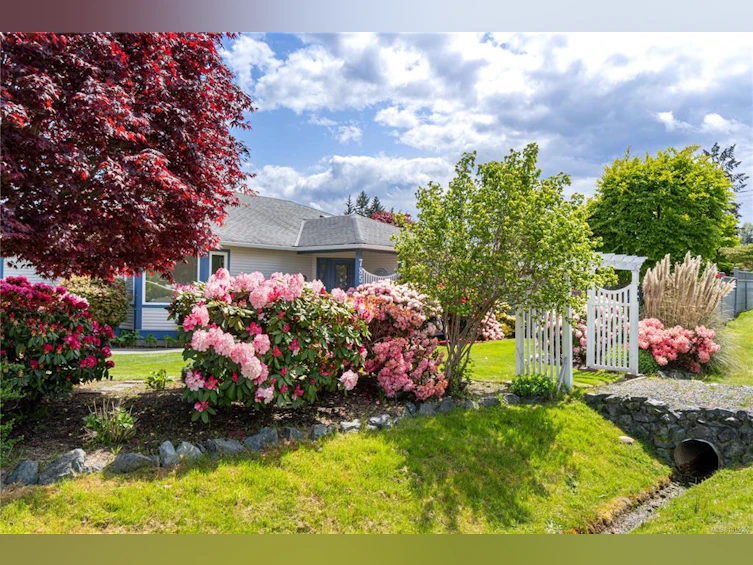 785 Nicolls Drive, French Creek, BC, V9P 1W9 - 39