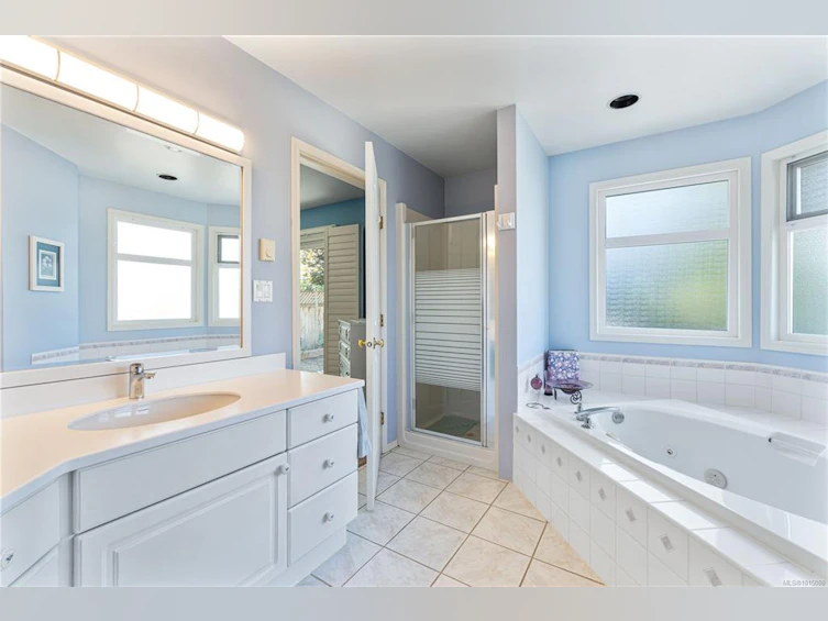 785 Nicolls Drive, French Creek, BC, V9P 1W9 - 11