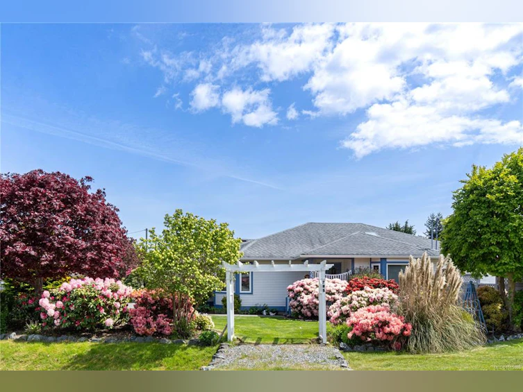 785 Nicolls Drive, French Creek, BC, V9P 1W9 - 40
