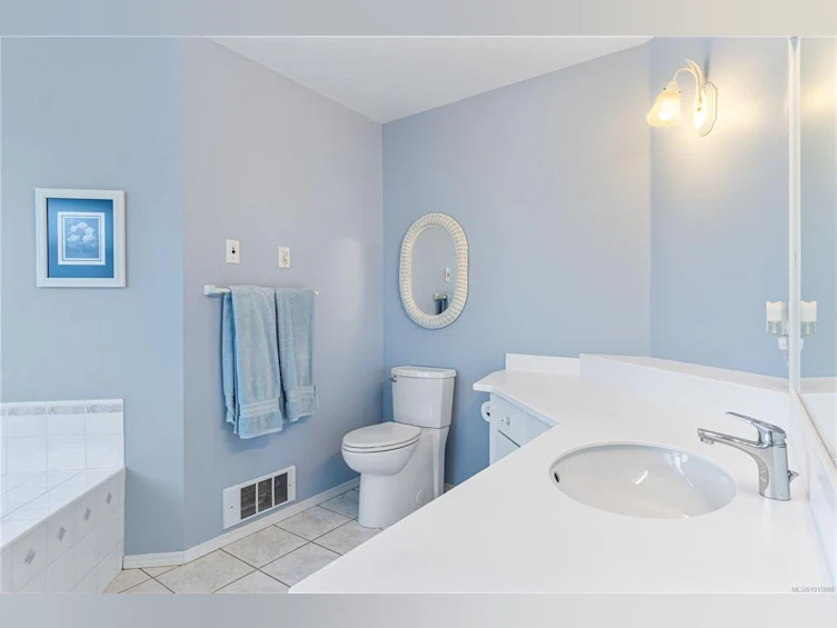 785 Nicolls Drive, French Creek, BC, V9P 1W9 - 12