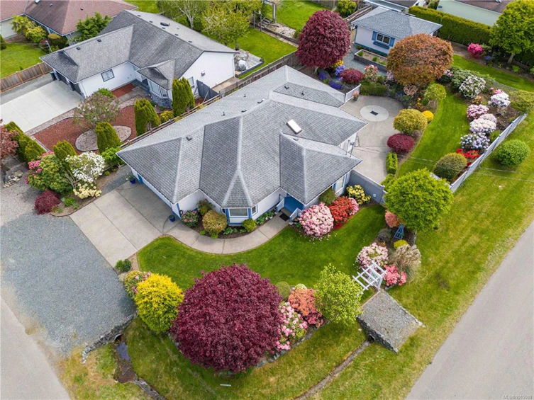 785 Nicolls Drive, French Creek, BC, V9P 1W9 - 2
