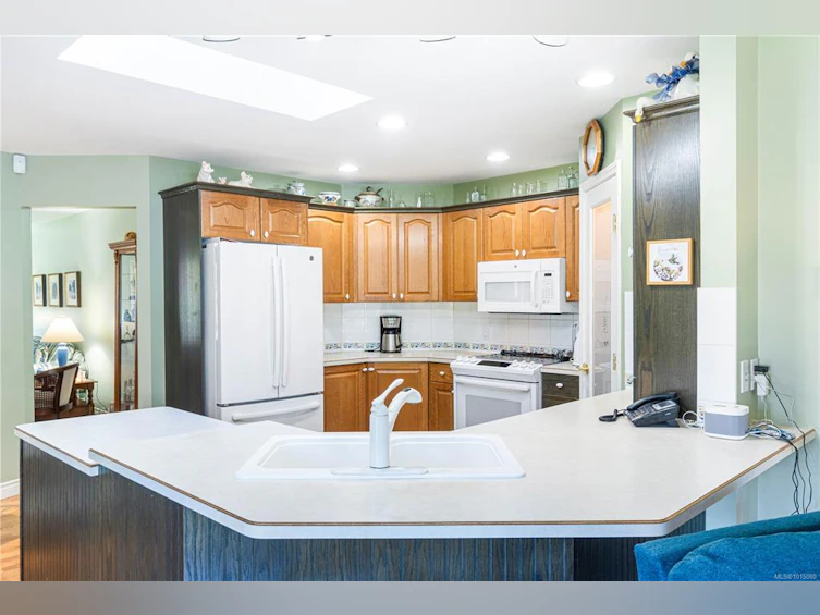785 Nicolls Drive, French Creek, BC, V9P 1W9 - 16