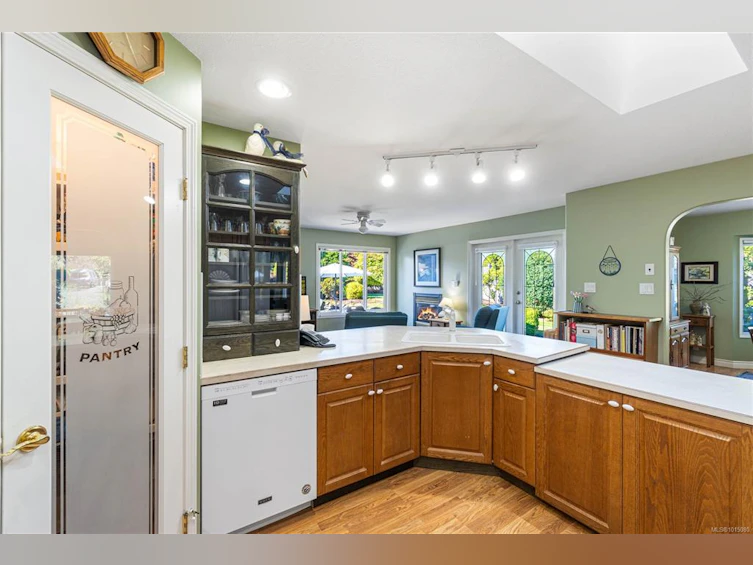 785 Nicolls Drive, French Creek, BC, V9P 1W9 - 15