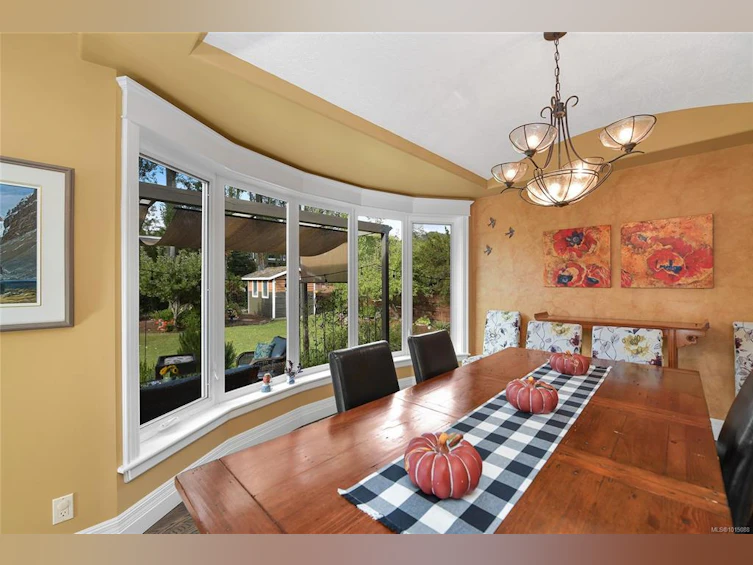 882 Canterbury Road, Saanich, BC, V8X 3E6 - 11