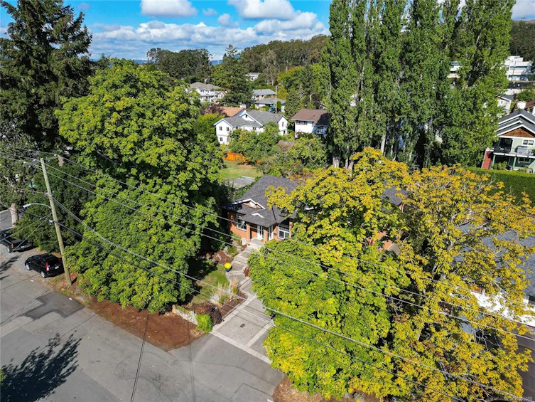882 Canterbury Road, Saanich, BC, V8X 3E6 - 77