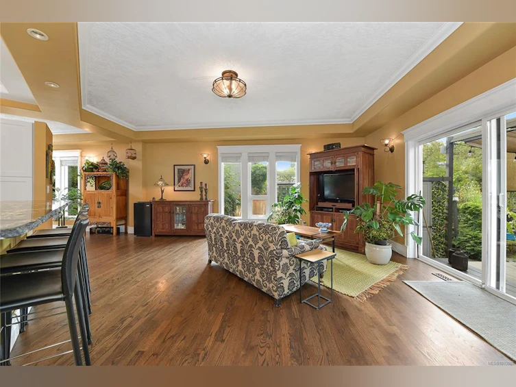 882 Canterbury Road, Saanich, BC, V8X 3E6 - 5
