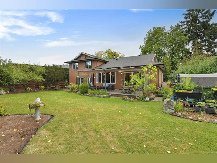 882 Canterbury Road, Saanich, BC, V8X 3E6 - 50