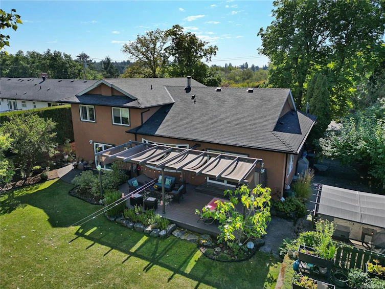 882 Canterbury Road, Saanich, BC, V8X 3E6 - 45
