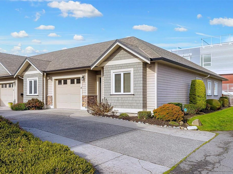 4 - 9625 Fifth Street, Sidney BC V8L 2W7