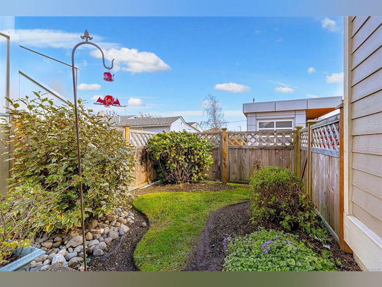 4-9625 Fifth Street, Sidney, BC, V8L 2W7 - 25