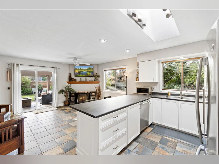 780 Humphrey Road, Parksville, BC, V9P 1C8 - 4