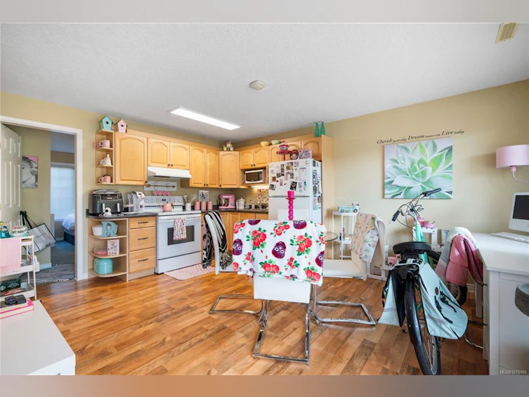 10347 Bowerbank Road, Sidney, BC, V8L 3L6 - 32