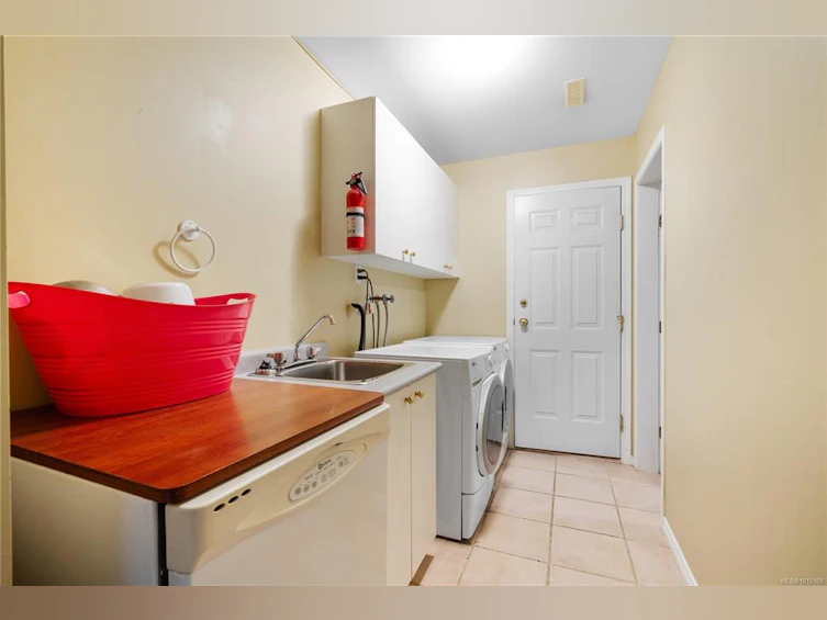 10347 Bowerbank Road, Sidney, BC, V8L 3L6 - 28