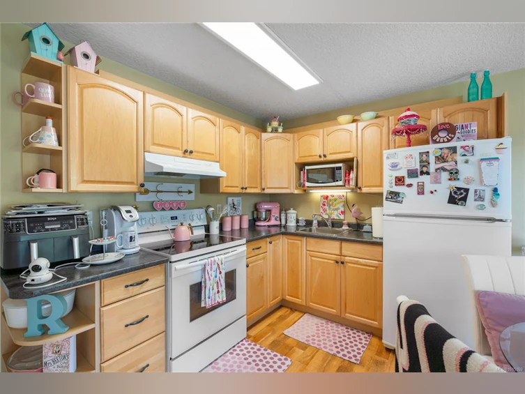 10347 Bowerbank Road, Sidney, BC, V8L 3L6 - 34