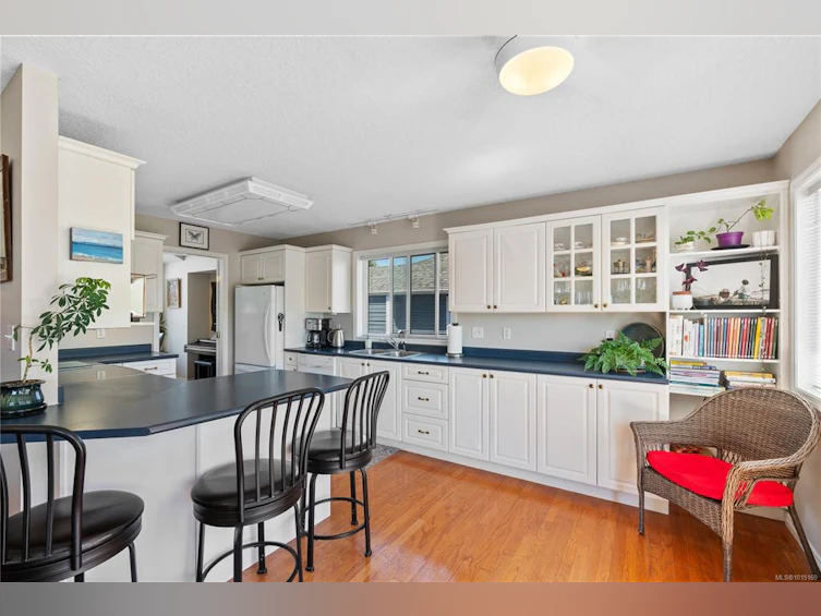 10347 Bowerbank Road, Sidney, BC, V8L 3L6 - 16