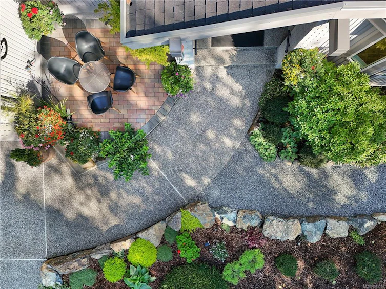 4467 Autumnwood Lane, Saanich, BC, V8X 4V8 - 46