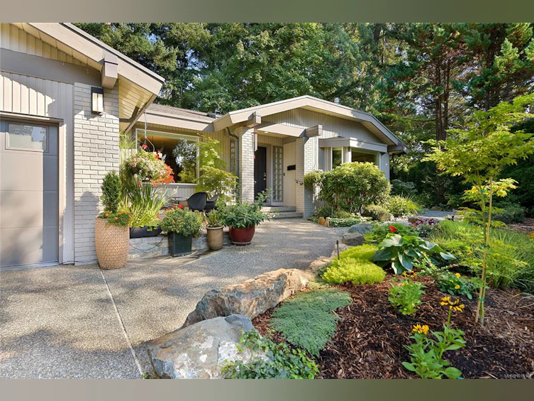 4467 Autumnwood Lane, Saanich, BC, V8X 4V8 - 71