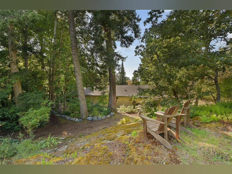 4467 Autumnwood Lane, Saanich, BC, V8X 4V8 - 64