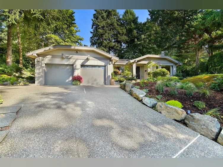 4467 Autumnwood Lane, Saanich, BC, V8X 4V8 - 68
