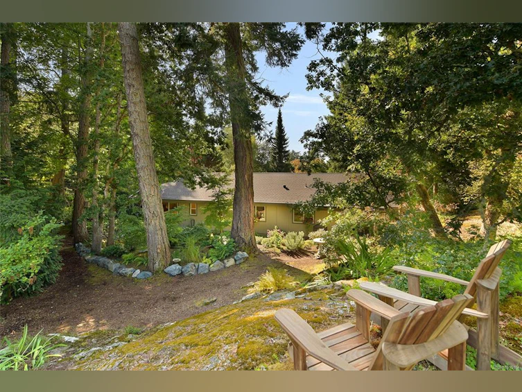 4467 Autumnwood Lane, Saanich, BC, V8X 4V8 - 66
