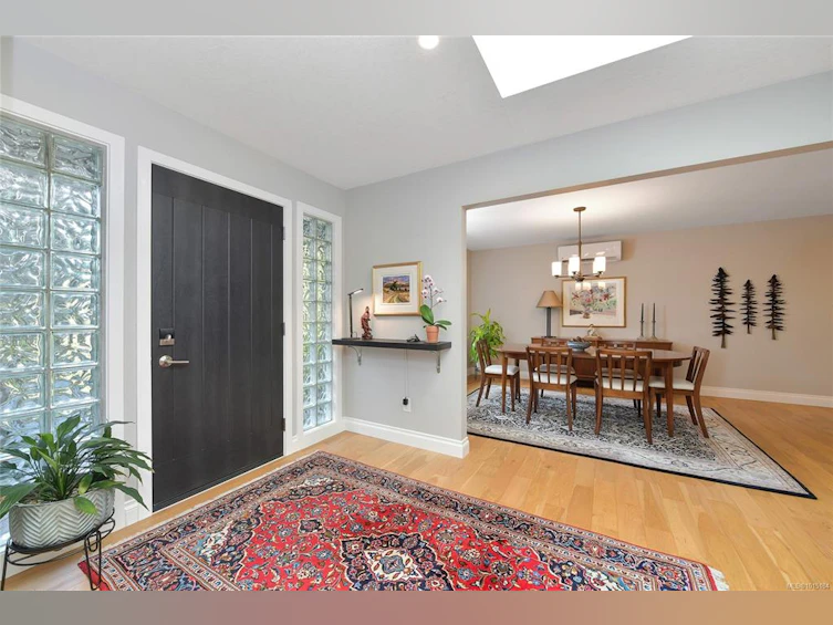 4467 Autumnwood Lane, Saanich, BC, V8X 4V8 - 3