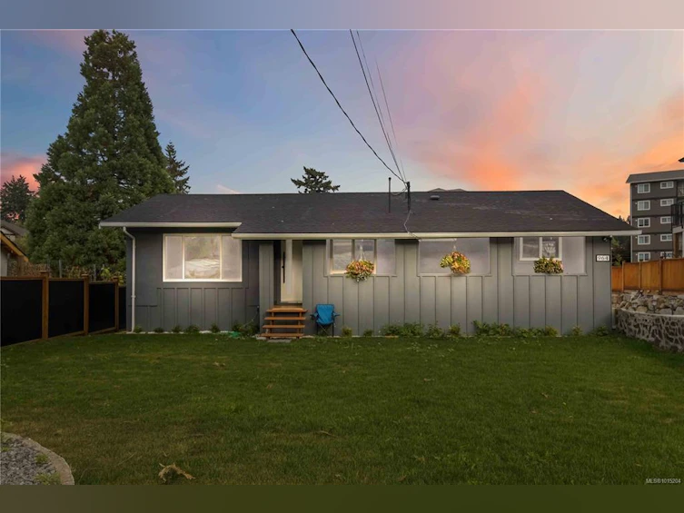 964 Loch Glen Place, Langford, BC, V9B 4Z5 - 2