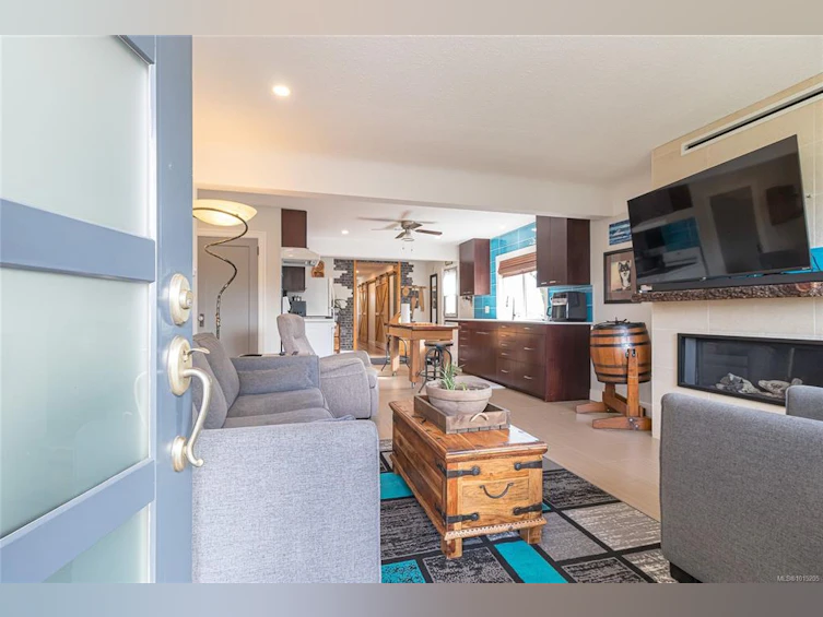 108 Crease Avenue, Saanich, BC, V8Z 1S7 - 7