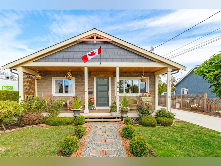 108 Crease Avenue, Saanich, BC, V8Z 1S7 - 2