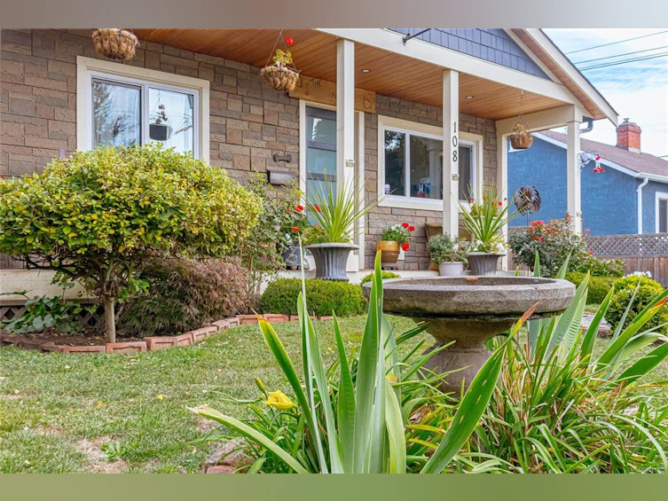 108 Crease Avenue, Saanich, BC, V8Z 1S7 - 4