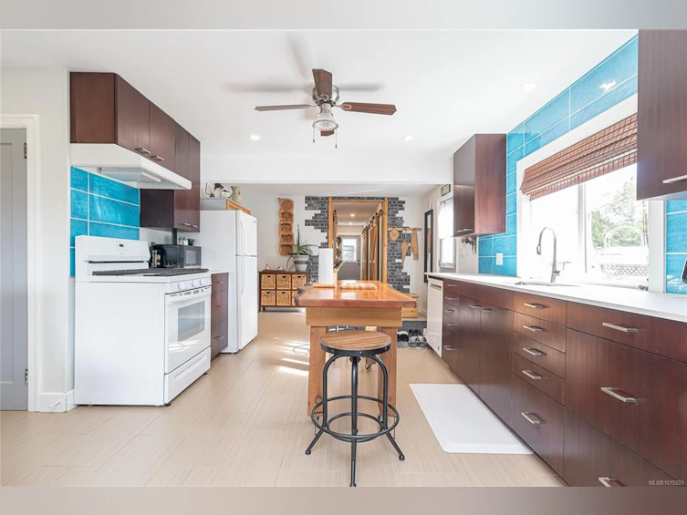 108 Crease Avenue, Saanich, BC, V8Z 1S7 - 12