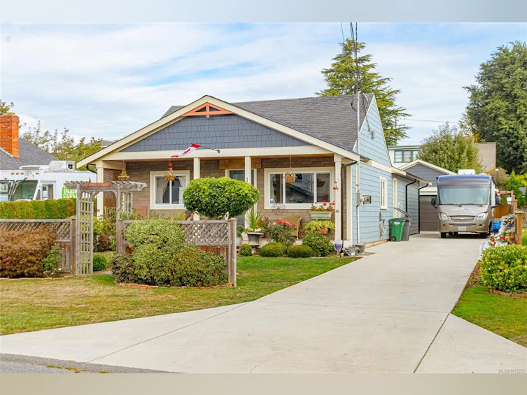 108 Crease Avenue, Saanich, BC, V8Z 1S7