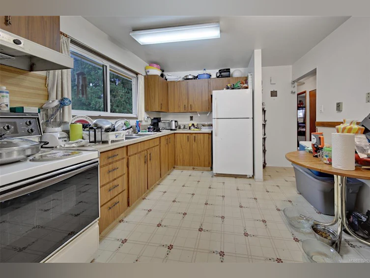 5886 Broadway Road, Nanaimo, BC, V9Y 1E5 - 8