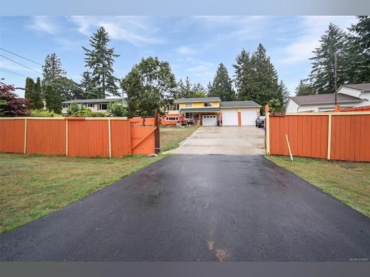 5886 Broadway Road, Nanaimo, BC, V9Y 1E5 - 2