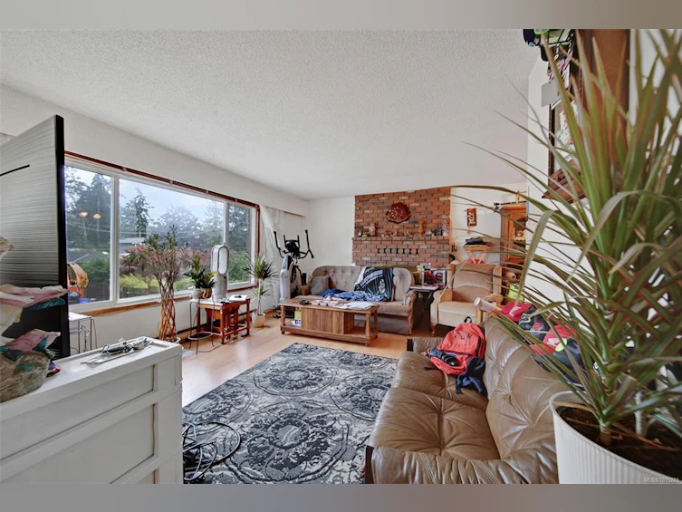 5886 Broadway Road, Nanaimo, BC, V9Y 1E5 - 5
