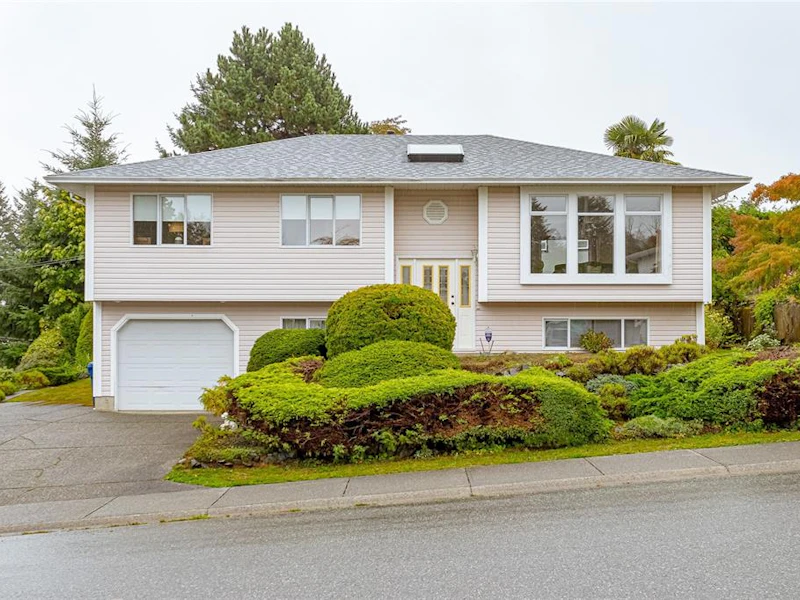 2389 Westhill Place, Nanaimo BC V9R 6M9