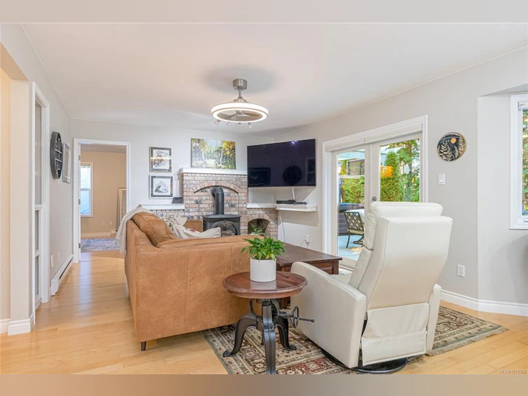 1221 Midiron Close, Qualicum Beach, BC, V9K 1C6 - 7