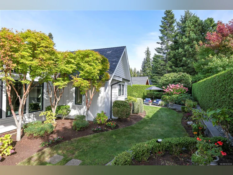 992 Bluffs Drive, Qualicum Beach, BC, V9K 0A2 - 39