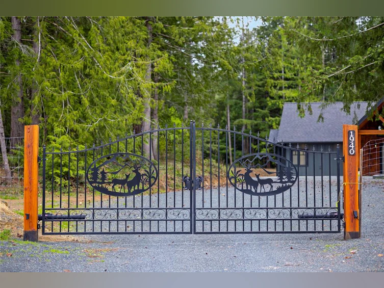 1940 Timberlake Place, Qualicum Beach, BC, V9K 2R6 - 13