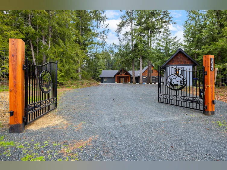 1940 Timberlake Place, Qualicum Beach, BC, V9K 2R6 - 14