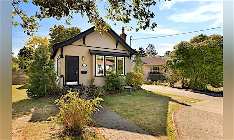 1715 Carrick Street, Victoria, BC, V8R 2M1