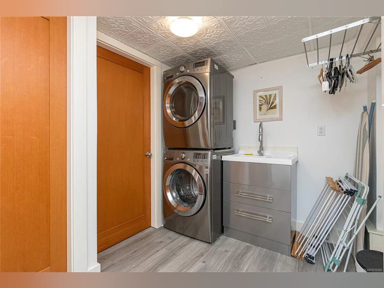 625 Harbinger Avenue, Victoria, BC, V8V 4H9 - 22