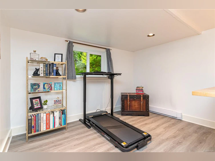 625 Harbinger Avenue, Victoria, BC, V8V 4H9 - 42