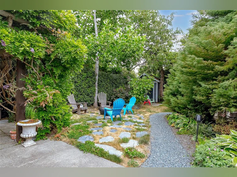 625 Harbinger Avenue, Victoria, BC, V8V 4H9 - 55