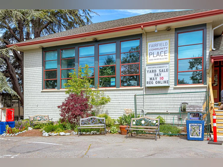 625 Harbinger Avenue, Victoria, BC, V8V 4H9 - 74