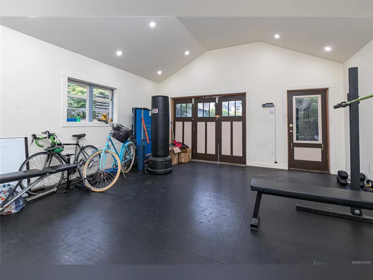 625 Harbinger Avenue, Victoria, BC, V8V 4H9 - 51
