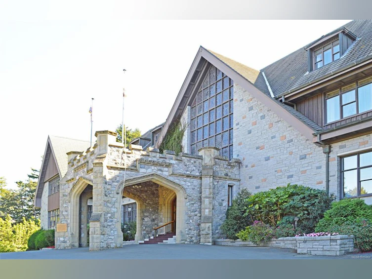 625 Harbinger Avenue, Victoria, BC, V8V 4H9 - 76