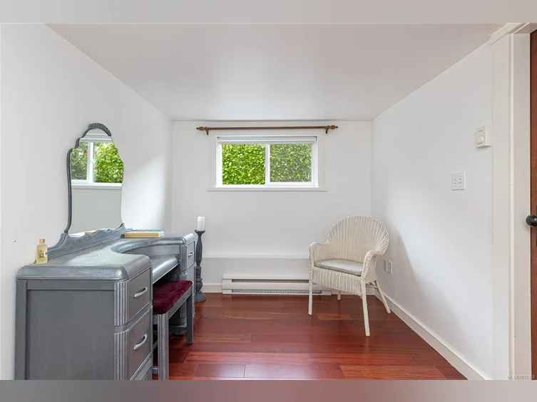 625 Harbinger Avenue, Victoria, BC, V8V 4H9 - 45
