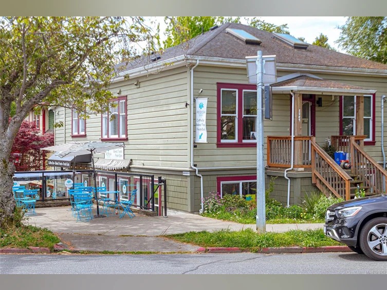 625 Harbinger Avenue, Victoria, BC, V8V 4H9 - 73